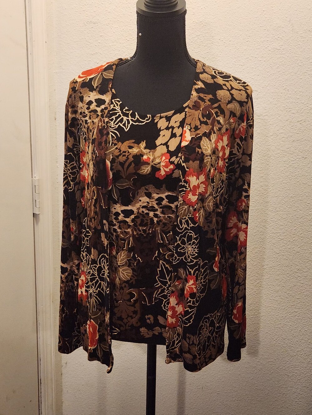 Mirasol Vintage 2 Piece Matching Set Tank Top And Cardigan